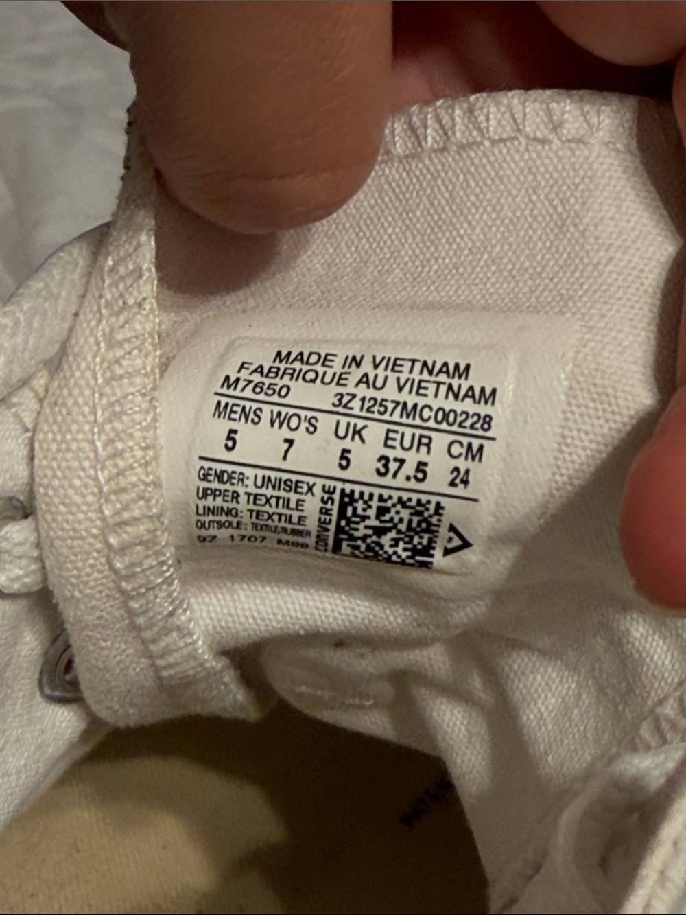 Converse - Picture 2 of 2